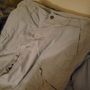 Old Navy Cargo Khaki Shorts Size 36 Mens Beige 100% Cotton Flagstone